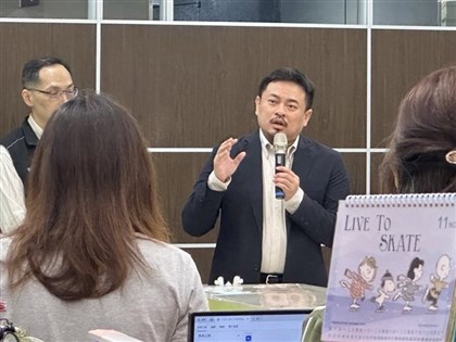 洪申翰：謝宜容辦公室擺設過當 勞動部員工不用備禮討好長官