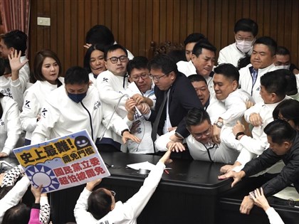 國民黨變更議程選罷法排第1案 朝野衝突後散會