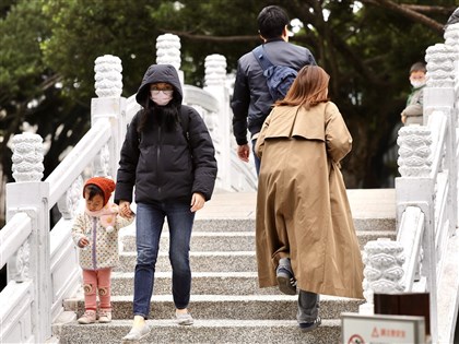 早安世界》未來一週2波冷空氣 局部地區低溫探10度以下
