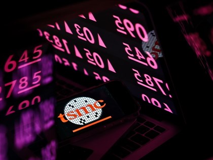 台股早盤勁揚420點站上22900點 台積電漲30元
