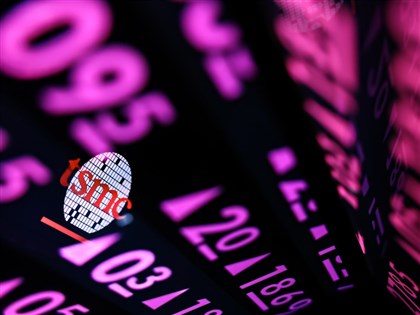 台積電挑戰新高 台股盤中漲逾百點