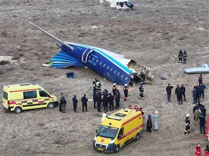 亞塞拜然客機墜毀哈薩克西部 29人生還38人罹難[影]