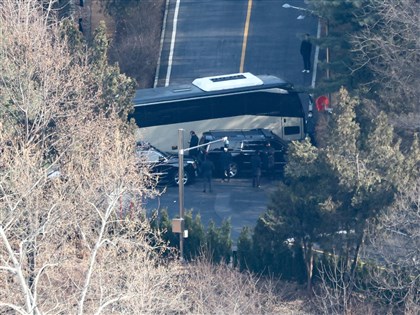 韓國檢警調執行逮捕尹錫悅 持續與官邸衛戍人員對峙