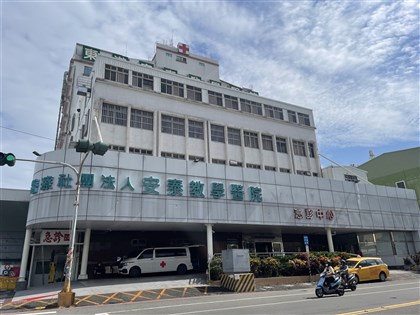 屏東東港安泰醫院去年火警釀8死 院區大量違建將部分強制拆除