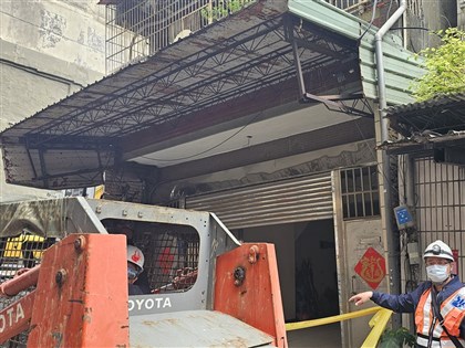 三重建案開挖地基釀鄰宅傾斜 市府令停工罰18萬元