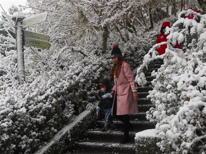 吳德榮：愈晚愈濕冷低溫探10度以下 高山降雪機率高