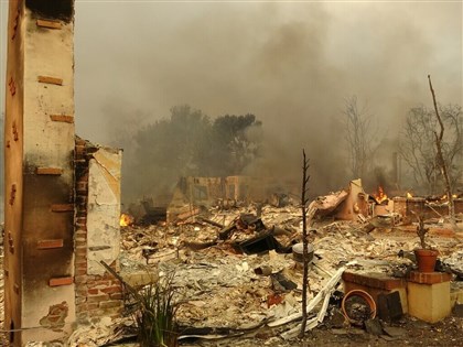 洛杉磯野火吞噬豪宅小鎮 72歲設計師目擊驚魂一刻