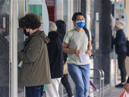 藍委指詐欺財損高 政院：臨櫃攔阻140億非束手無策