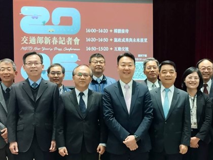 高鐵台中站太擠 陳世凱拋台鐵1.5小時列車到台北