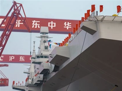 共軍兩棲攻擊艦搭載無人機 國防院籲國軍強化電子戰