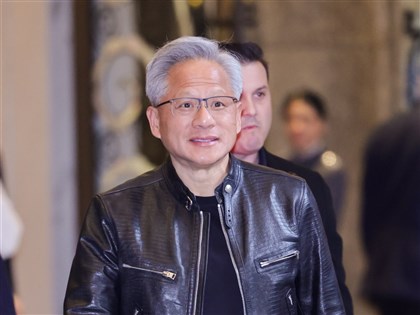 與魏哲家相見歡 黃仁勳：和台積電合作研究矽光子