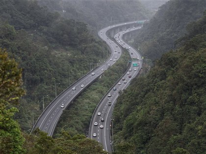 除夕國道估9路段壅塞 高公局籲南向下午出發