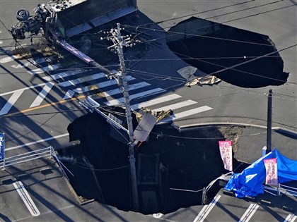 日本埼玉天坑重啟救援 駕駛受困逾30小時生死未卜[影]