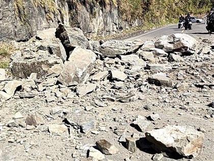 嘉義連5震阿里山公路落石一度雙向不通 高鐵部分列車延誤