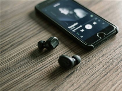 NCC收750元審查費 吳思瑤：會把民意帶去政院討論