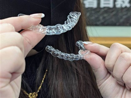 知名隱形牙套遭質疑違規 食藥署說明合法條件