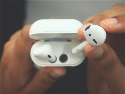 網購國外藍牙耳機增750元審查費惹議 NCC決定停徵