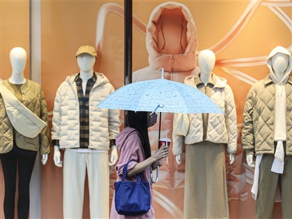 華南雲系東移中部以北、東半部偶飄雨 各地晚間探14度