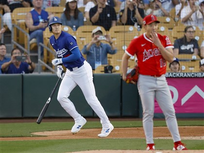 大谷翔平春訓首秀首打席轟出全壘打 平息術後疑慮