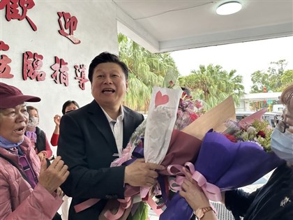 退休師葉春蓮事件餘波盪漾 傅崐萁：推教師節放假