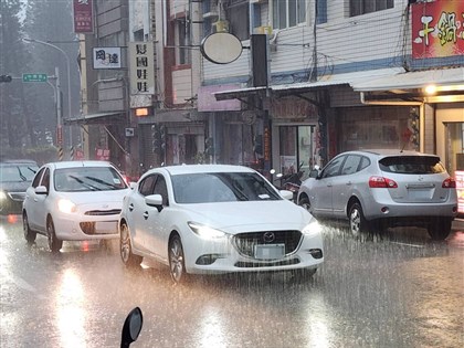 澎湖馬祖台中機場因雷雨暫停作業 台馬海運未來3天也可能停航