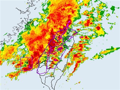 大雷雨來襲 各地慎防雷擊冰雹