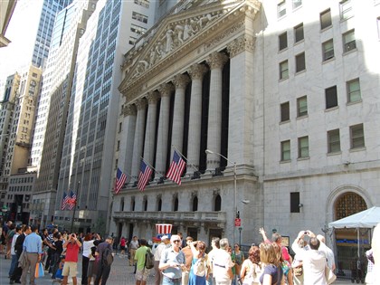 川普關稅加深衰退疑慮 美股多收低道瓊大跌逾650點