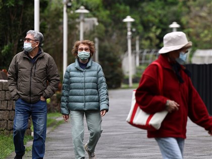 冷氣團減弱北部宜花高溫23度 迎風面局部雨