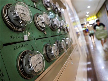 遭批能源政策錯誤 經部：國際燃料大漲致電價調漲