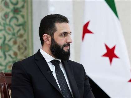 敘利亞臨時總統簽署憲法宣言 明定國家過渡期5年