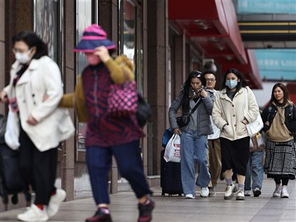 冷氣團來襲苗栗以北探10度以下 18日白天回溫降雨漸緩