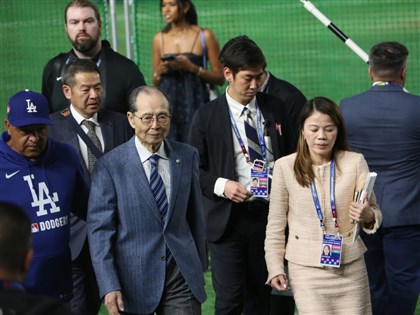 MLB東京開幕戰眾星雲集 王貞治、渡邊謙現身場邊