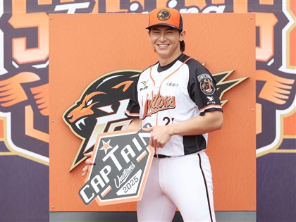 陳傑憲與統一獅簽10年合約 總值2億元破紀錄