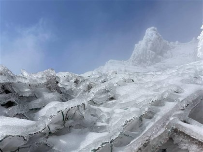 玉山冰晶美景步道藏最高風險 玉管處籲備妥雪季3寶別被好天氣騙