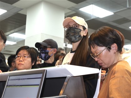 陸配亞亞將搭晚間8時45分班機離境 盼回台討公道