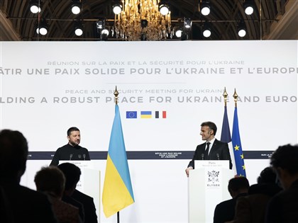 馬克宏會晤澤倫斯基 加碼軍援烏克蘭籲俄羅斯停火