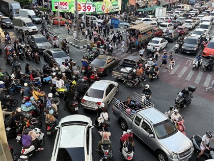 緬甸地震曼谷有感 大眾運輸停擺交通大打結