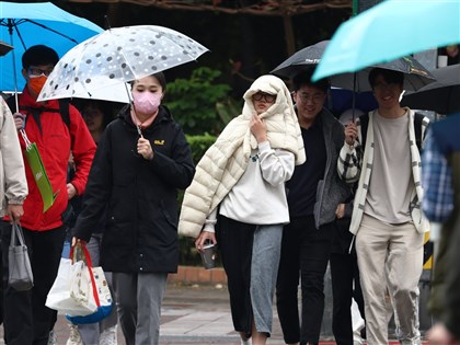 早安世界》鋒面通過今降溫轉雨 29至31日最冷北部低溫14度