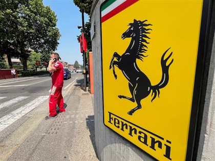 川普對進口汽車加徵25%關稅 法拉利：銷美價格最高漲10%