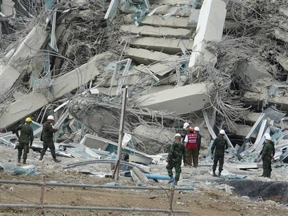 緬甸地震曼谷大樓倒塌 救援團隊和時間競賽