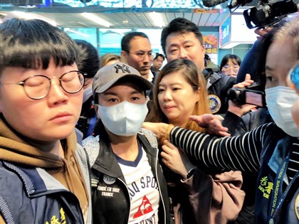 陸配小微遭帶離新北專勤隊 移民署安排班機遣送