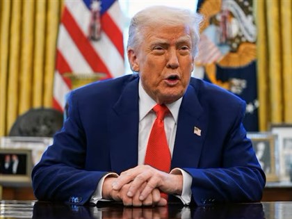 川普下令取消蓮蓬頭水壓限制：讓淋浴再次偉大