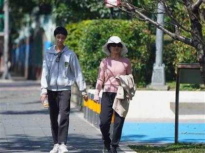 吳德榮：14至16日高溫上看35度 相對濕度低留意天乾物燥