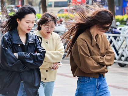 中國逾半省份迎極端大風 逾800棵樹倒、3000多架次航班取消