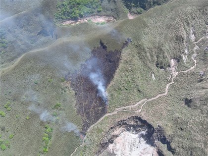 陽明山七星山步道火燒山 初判空氣品質感測儀起火[影]