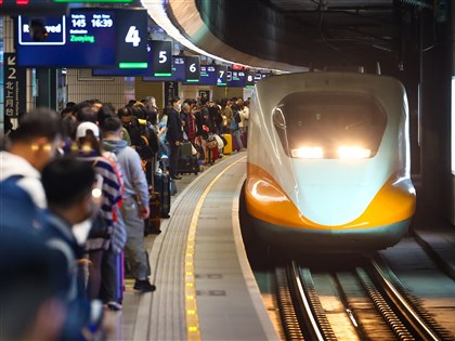 列車抵板橋未開門就離站 高鐵：人為疏失啟動調查