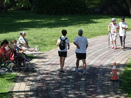 全台好天氣中南部上看30度 18日起水氣漸增