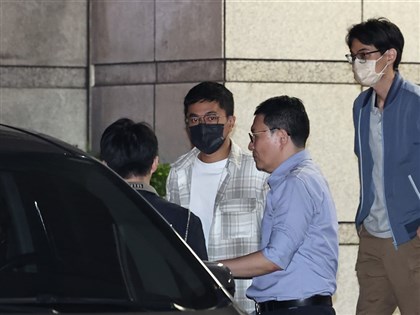 李孝亮等6被告涉幽靈連署 交保限制出境出海[影]