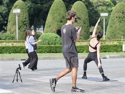 全台溫暖西半部高溫上看32度 19日起水氣增多