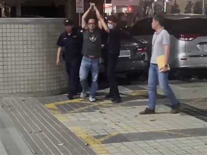 高雄雙罷劫涉不實連署 負責人徐尚賢遭聲押